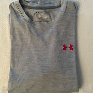 men’s UA t-shirt